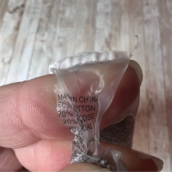 💚Vince Camuto asymmetrical sweater - Picture 6 of 6